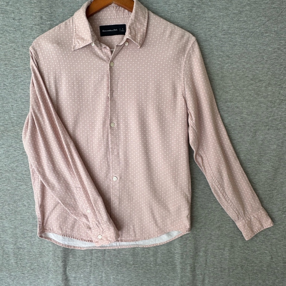 Pre-Owned Abercrombie & Fitch Pink Casual Button Down Shirt